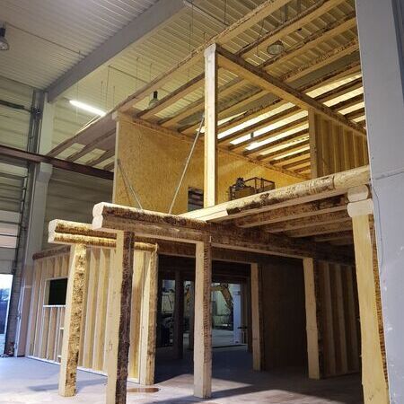 Baumhaus Kinderbereich Baumstämme